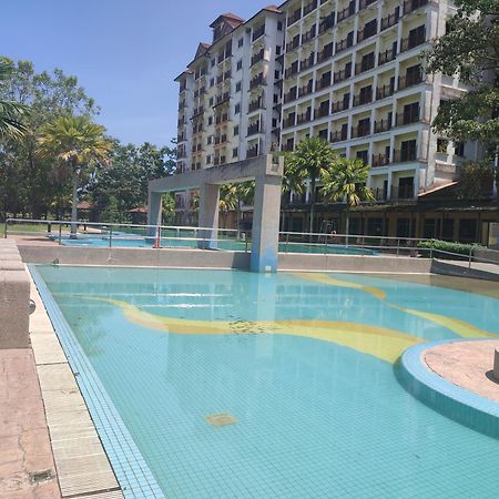 Sofea Inn Bukit Merah - Suria A7733 Kampong Selemat Exterior photo
