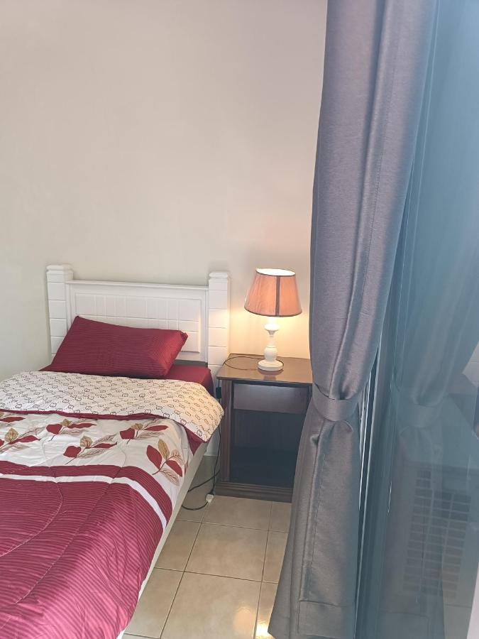 Sofea Inn Bukit Merah - Suria A7733 Kampong Selemat Exterior photo