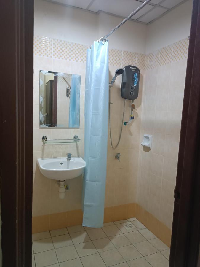 Sofea Inn Bukit Merah - Suria A7733 Kampong Selemat Exterior photo