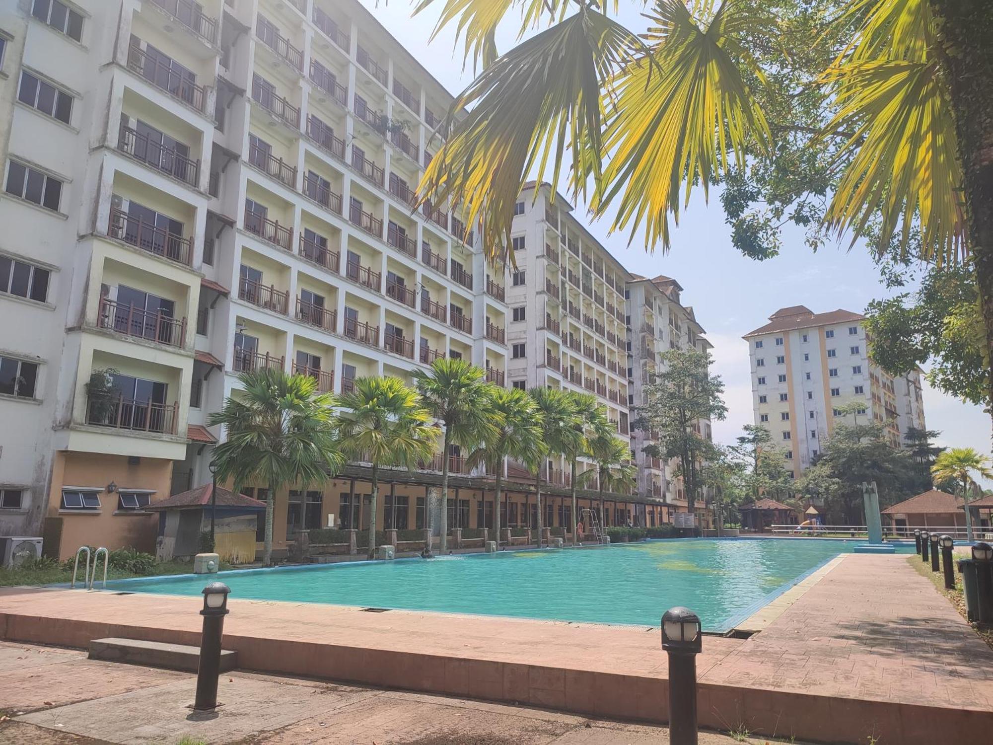 Sofea Inn Bukit Merah - Suria A7733 Kampong Selemat Exterior photo