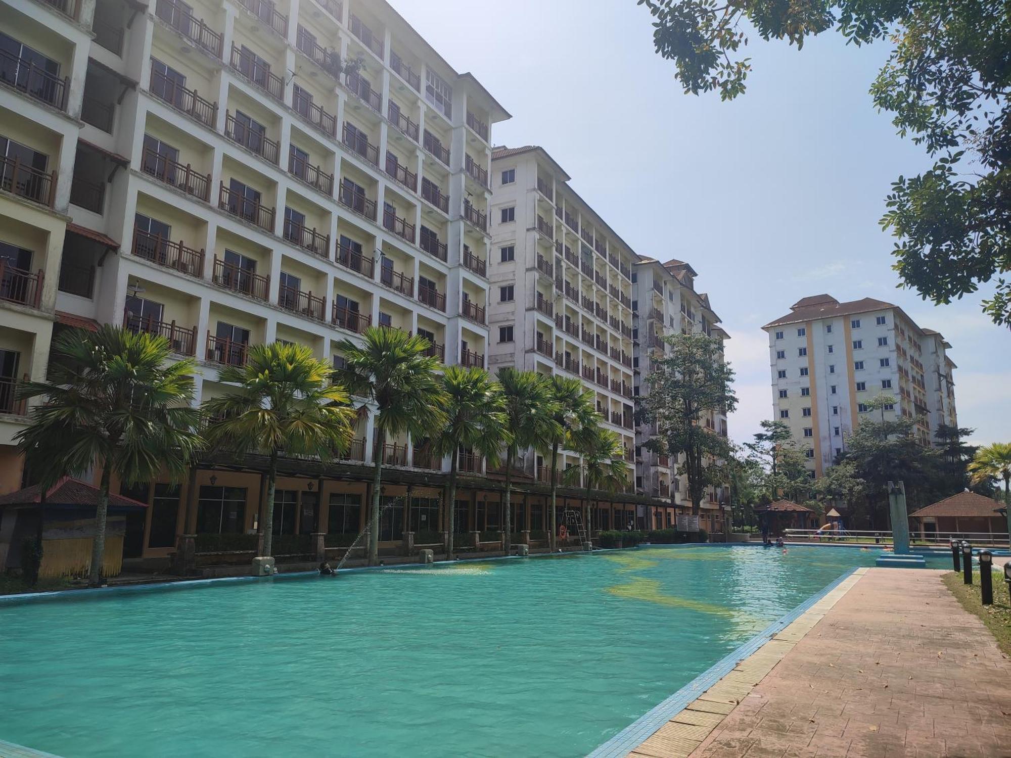 Sofea Inn Bukit Merah - Suria A7733 Kampong Selemat Exterior photo